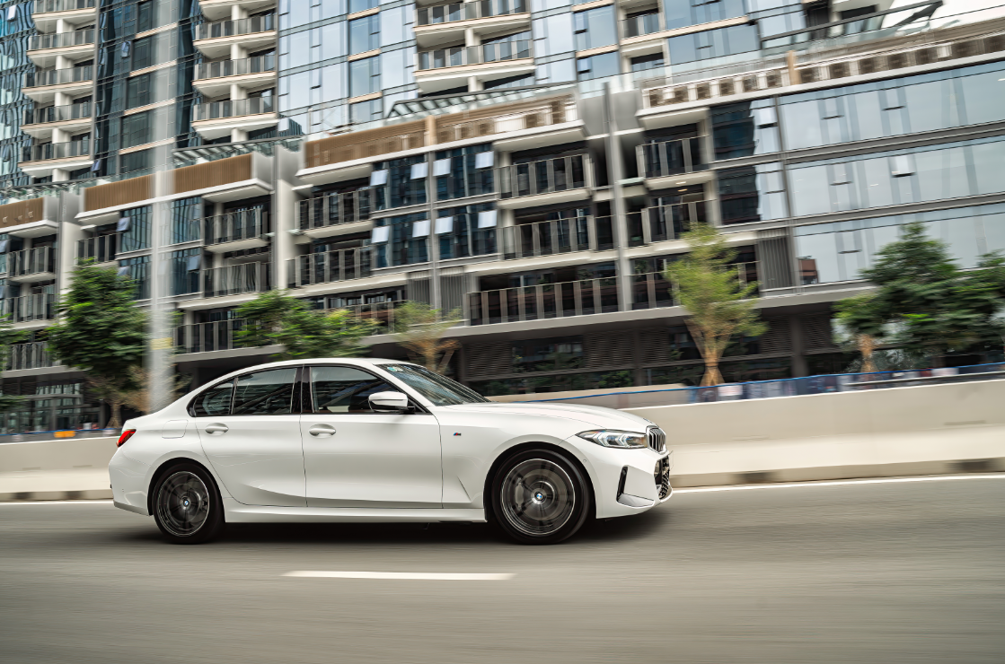 Xe BMW lắp ráp vẫn được hưởng ưu đãi giá tương đương 50% phí trước bạ.