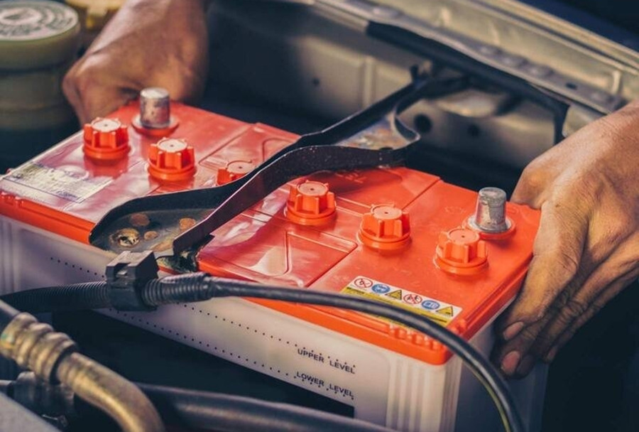 Động cơ khó khởi động là dấu hiệu cho thấy bình ắc quy có vấn đề. (Ảnh: Wuling EV)