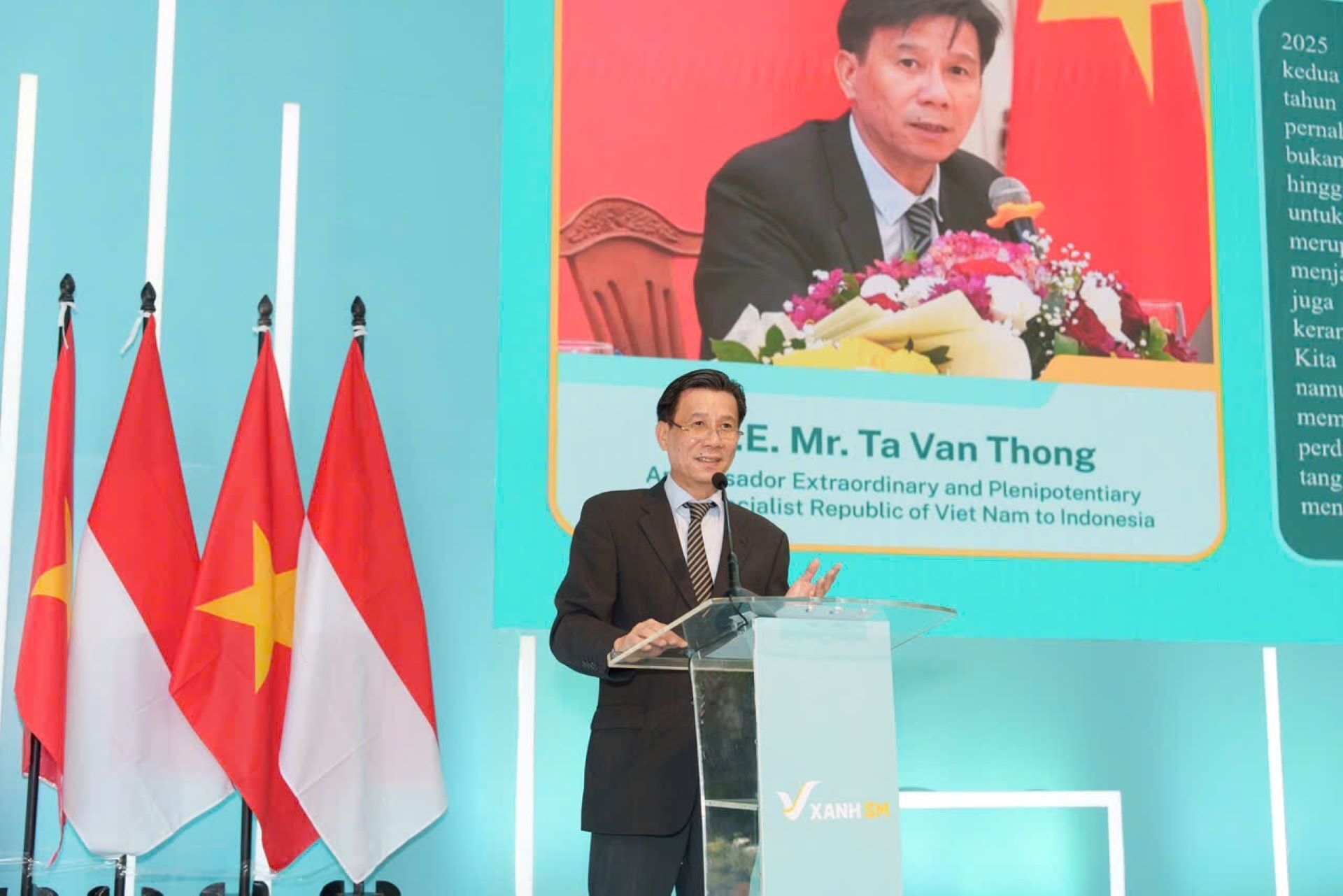 Ông Tạ Văn Thông – Đại sứ đặc mệnh toàn quyền Việt Nam tại Indonesia - phát biểu chúc mừng khai trương Xanh SM.