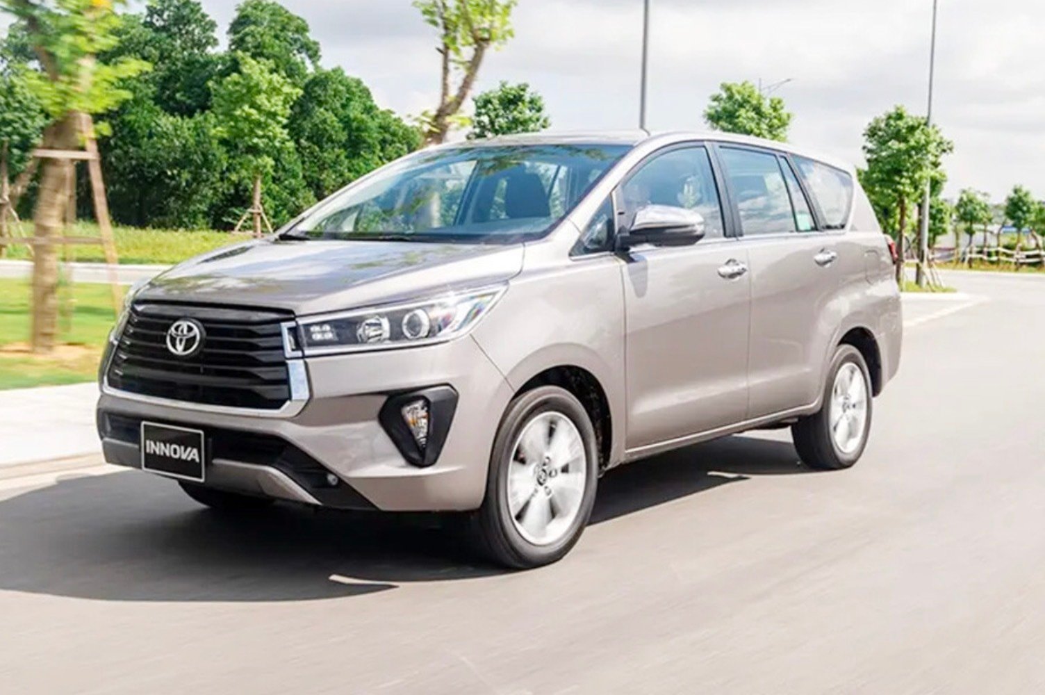 Top 10 xe bán chậm nhất tháng 12/2024: Kia Morning lần đầu góp mặt - 5