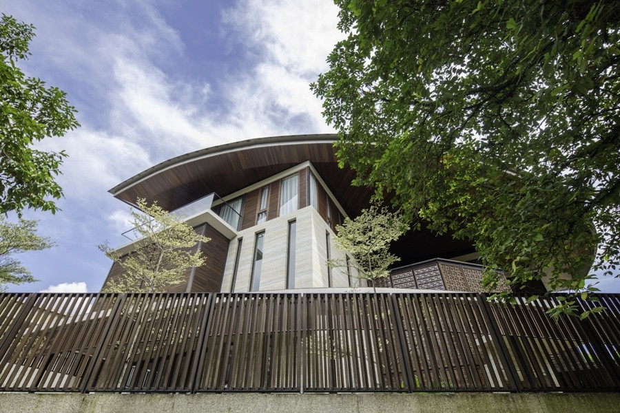 Nhà hình cánh quạt tiềm ẩn nguy cơ về mặt phong thủy. (Ảnh: Tatler Asia)