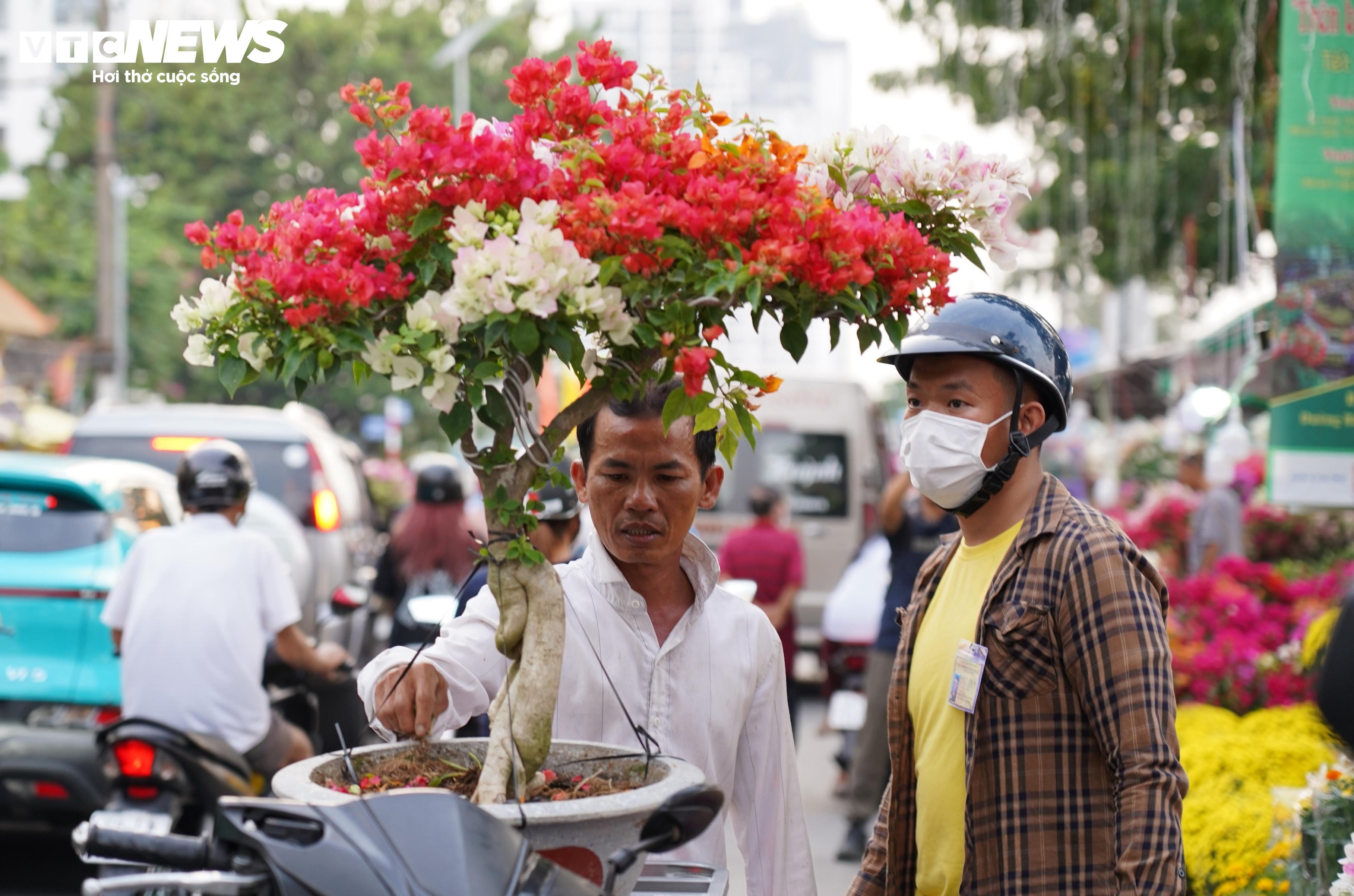 Thời tiết TP.HCM hôm nay 23/1, nắng nóng từ sáng đến chiều, không khí khô hanh cần đề phòng cháy nổ.