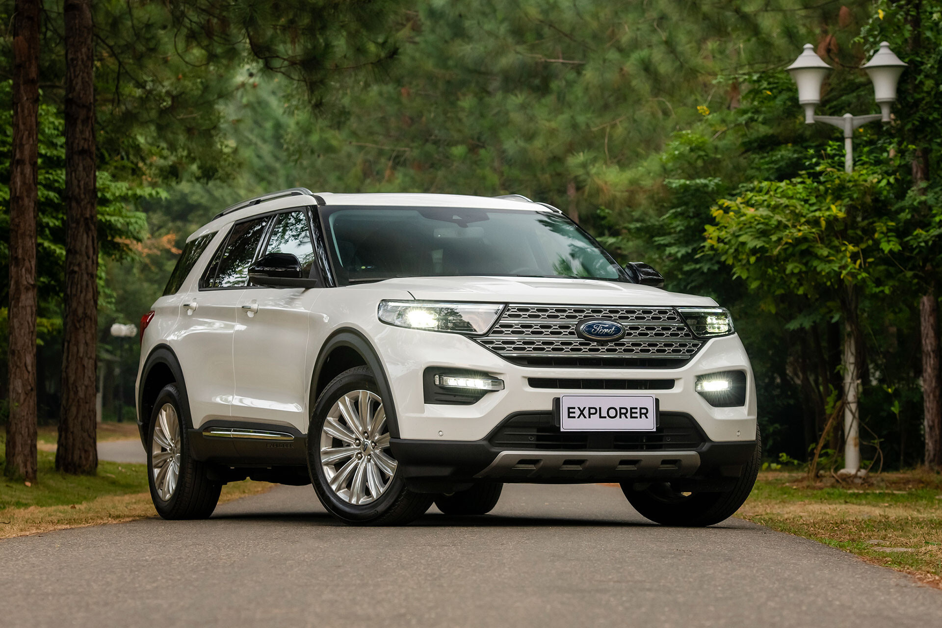 Mẫu SUV full-size Explorer đang sở hữu mức ưu đãi cao nhất trong dải sản phẩm của Ford. Ảnh: Ford Việt Nam