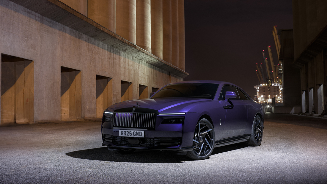 Rolls-Royce Black Badge Spectre là một phiên bản hiệu suất cao của dòng xe điện siêu sang Spectre.