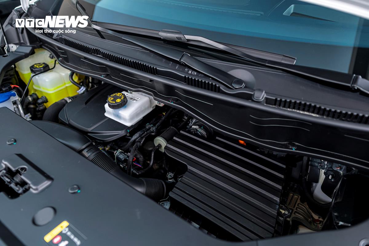 GWM WEY 80 PHEV sử dụng công nghệ lai điện nên có sức mạnh đáng kể khi có thể sản sinh công suất tối đa 505 mã lực và mô-men xoắn cực đại 768 Nm. Tuy nhiên để đảm bảo sự êm ái và tiết kiệm thì xe lại được trang bị hộp số ly hợp kép DHT tối ưu cho xe hybrid theo công nghệ của GWM.