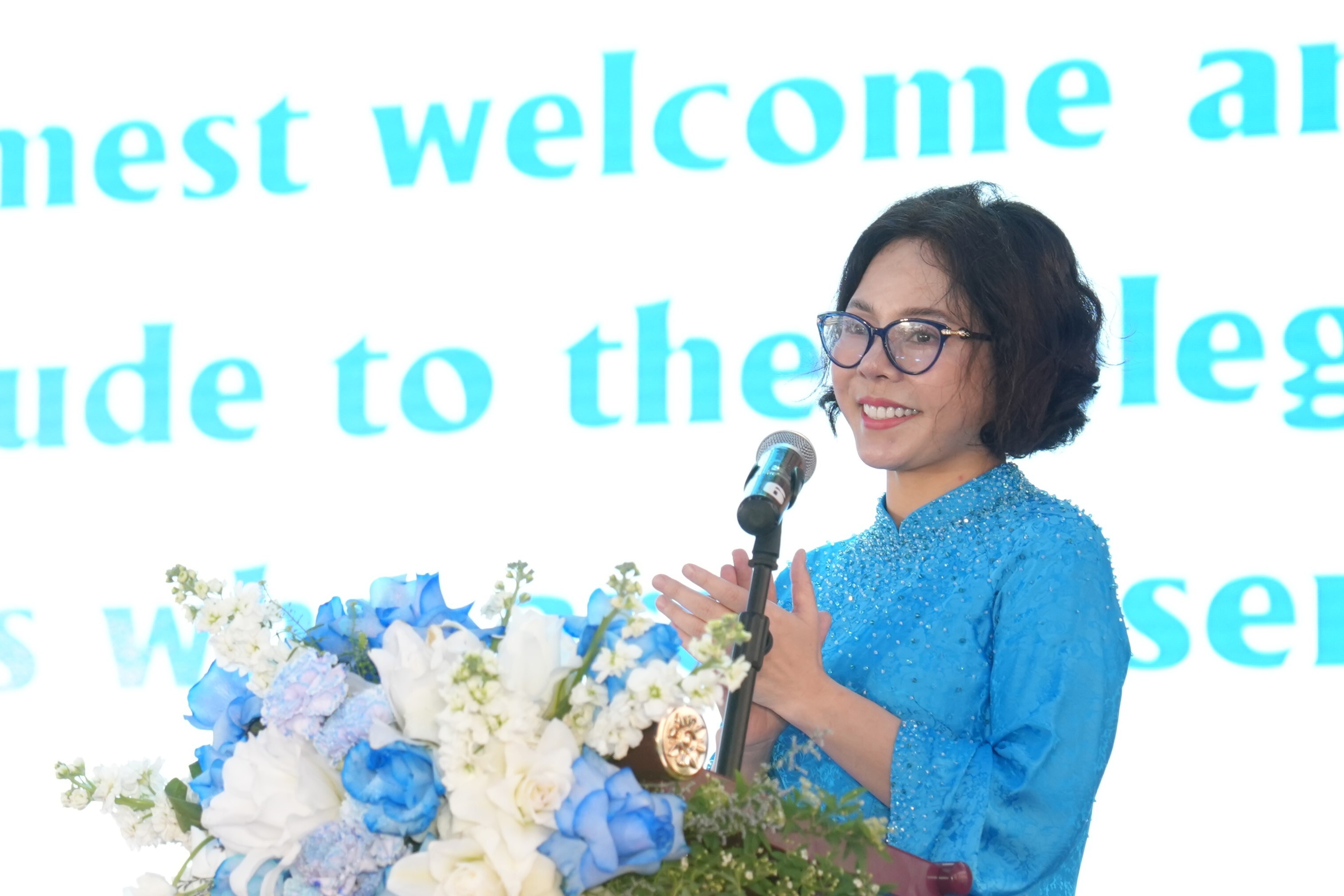 TS Trịnh Thị Thu Hà, Hiệu trưởng nhà trường phát biểu.