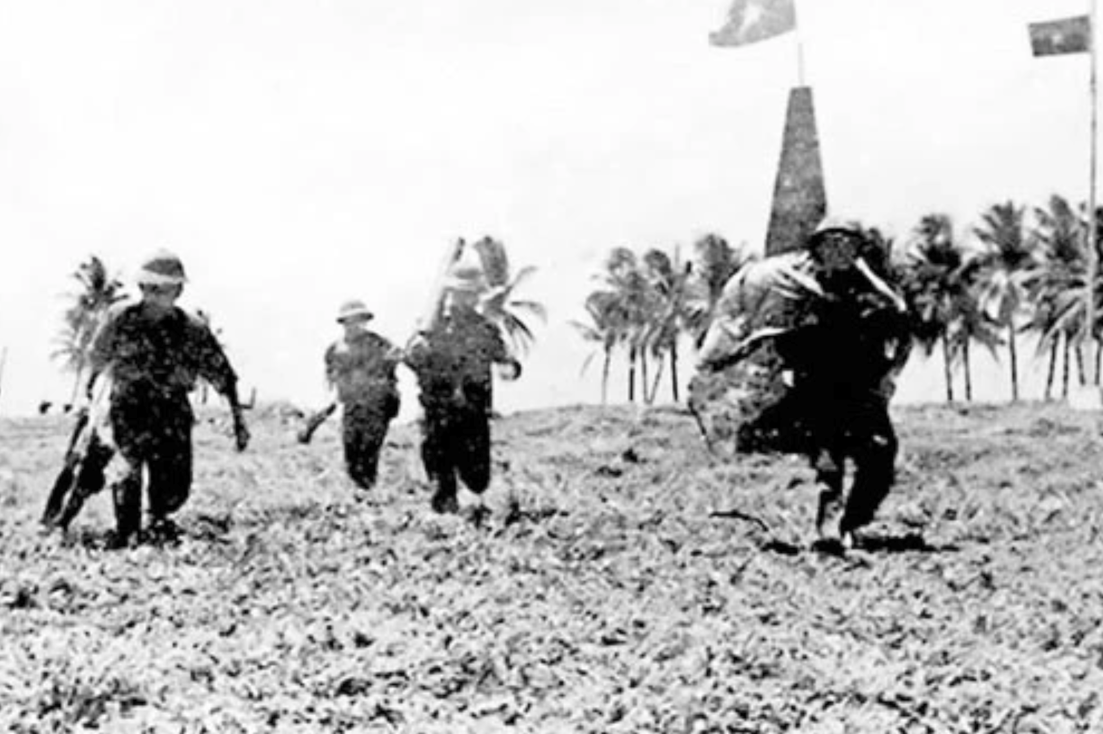 Quân ta tiến công đảo Song Tử Tây. (Ảnh tư liệu: LSQSVN)