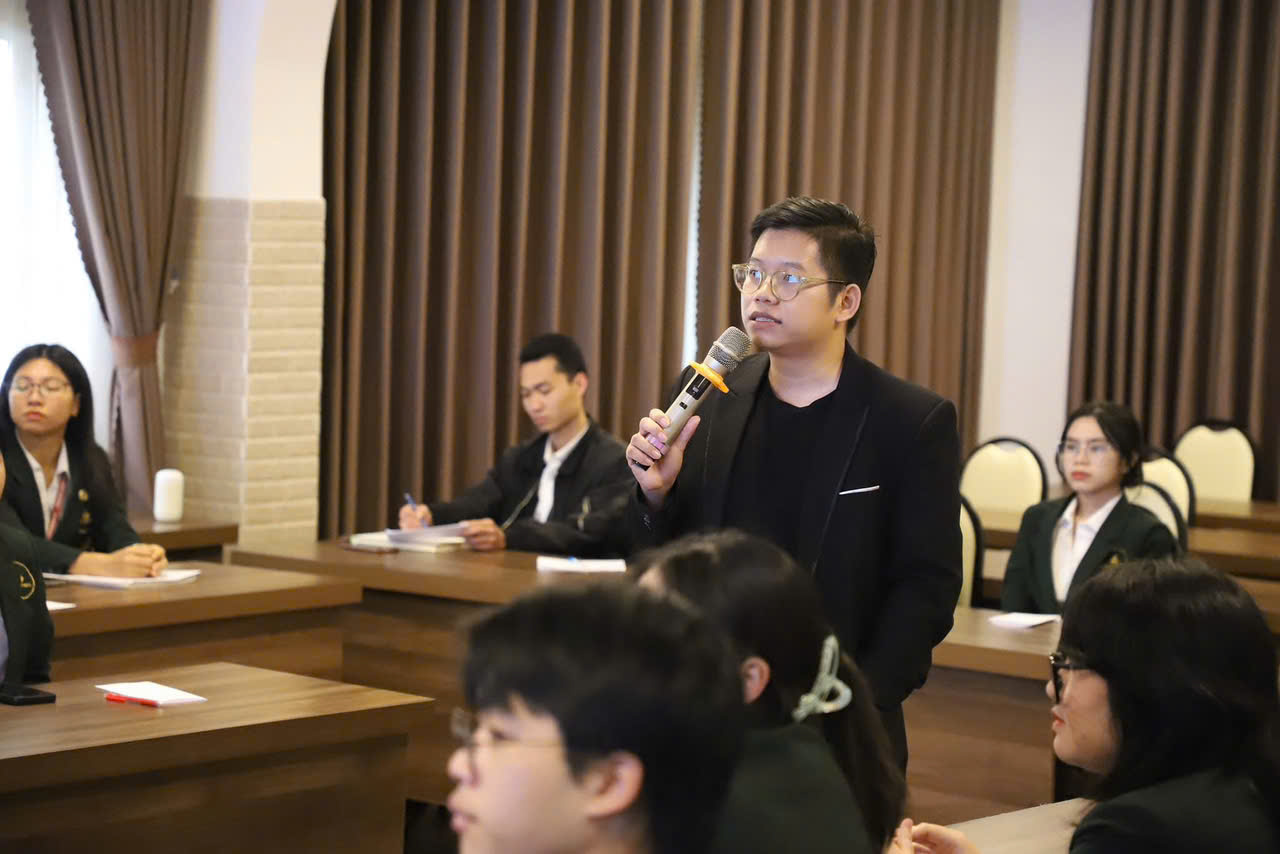 Theo ThS Lê Thế Hanh, việc xây dựng sự tự tin, tình yêu thương bản thân là rất quan trong để có mối quan hệ tình yêu lành mạnh.