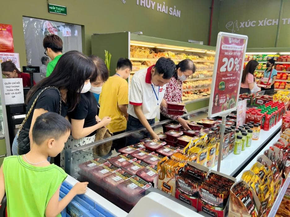 Thịt heo vẫn là thực phẩm ưu tiên tiêu dùng của người Việt. (Ảnh: Dạ Lý)