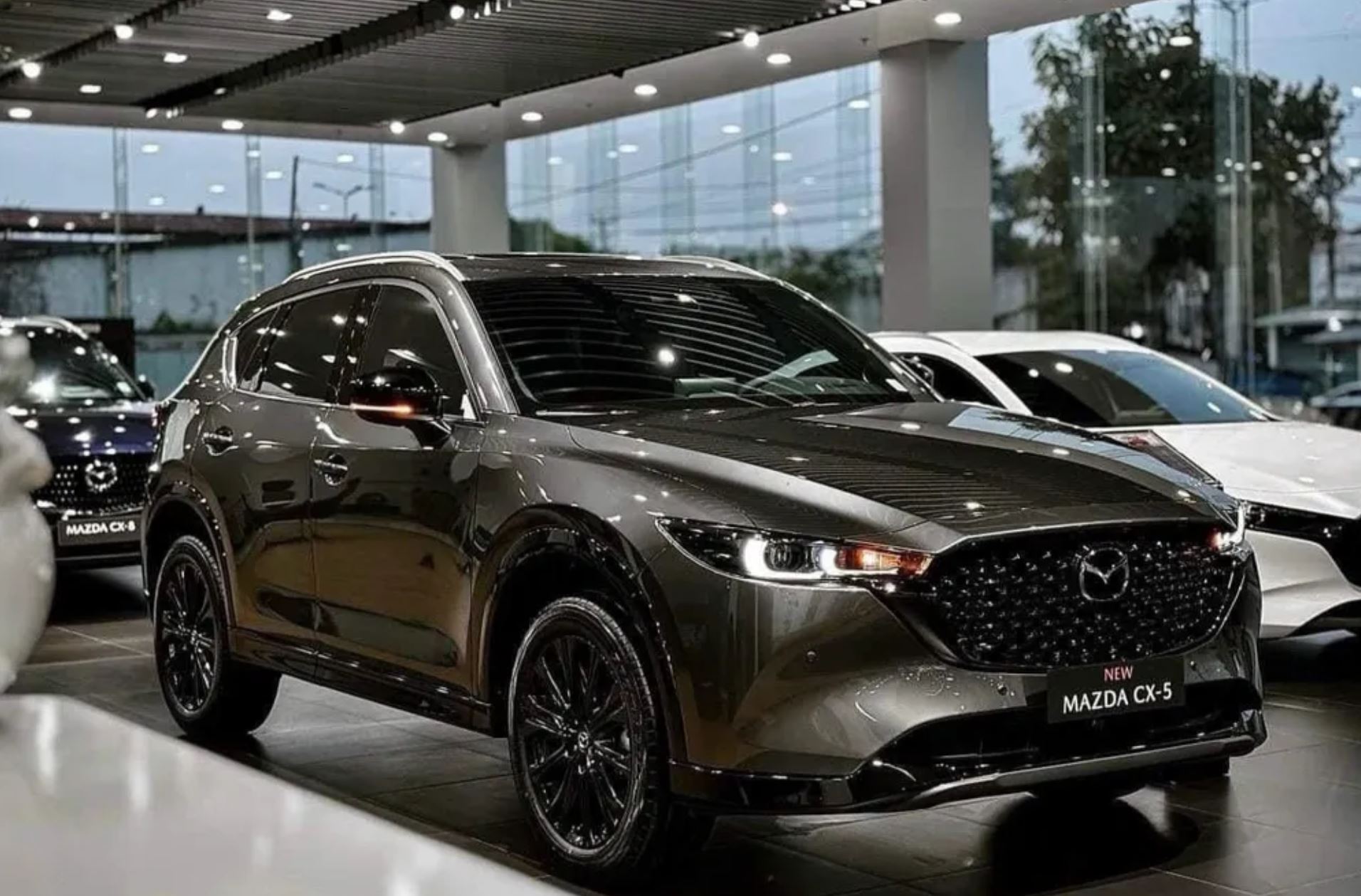 Mức giá cạnh tranh là yếu tố giúp Mazda CX-5 xây vững ngôi đầu ở phân khúc SUV cỡ C.