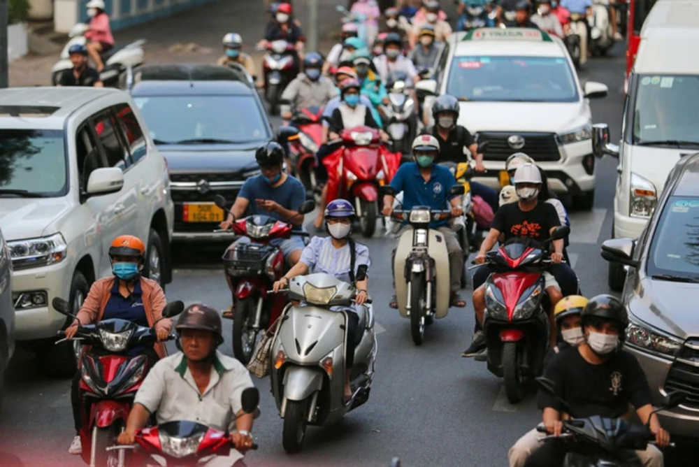 Xe máy tham gia lưu thông tại TP.HCM. (Ảnh: Hoàng Triều).