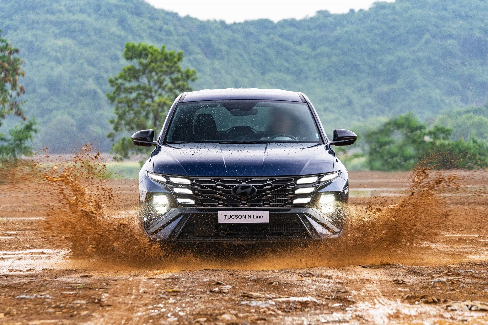 Tucson N Line sở hữu những chi tiết nổi bật vừa đủ để phân biệt tạo nên sự cá tính thể thao mà không quá khác biệt.