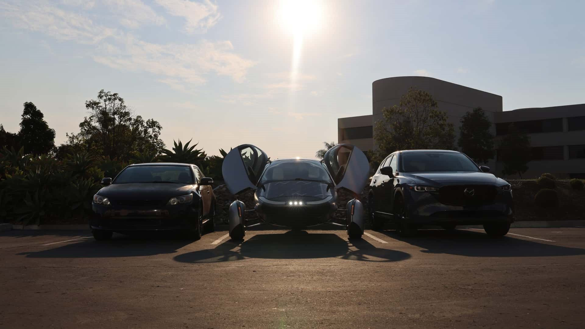 Mẫu xe có kích thước tổng thể tương tự nhiều mẫu ô tô khác.