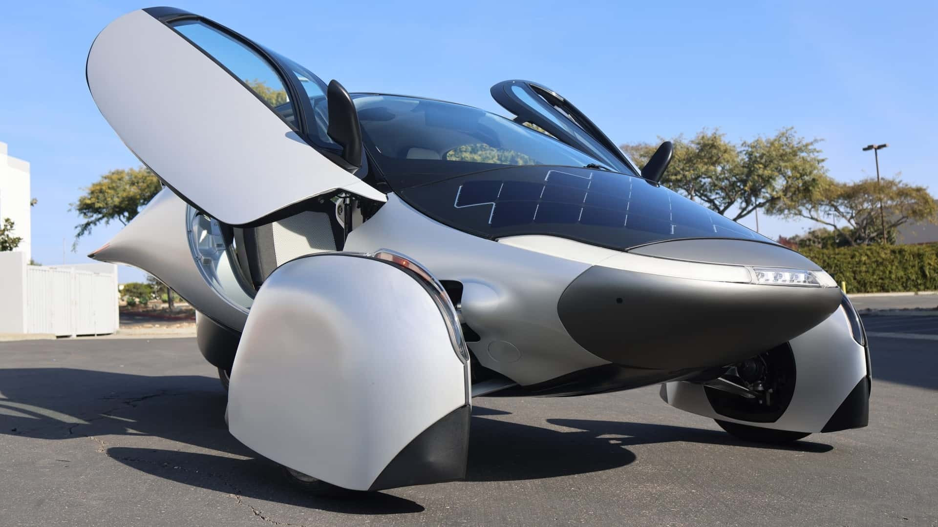 Mẫu xe mới của Aptera với thiết kế khí động học tối ưu.