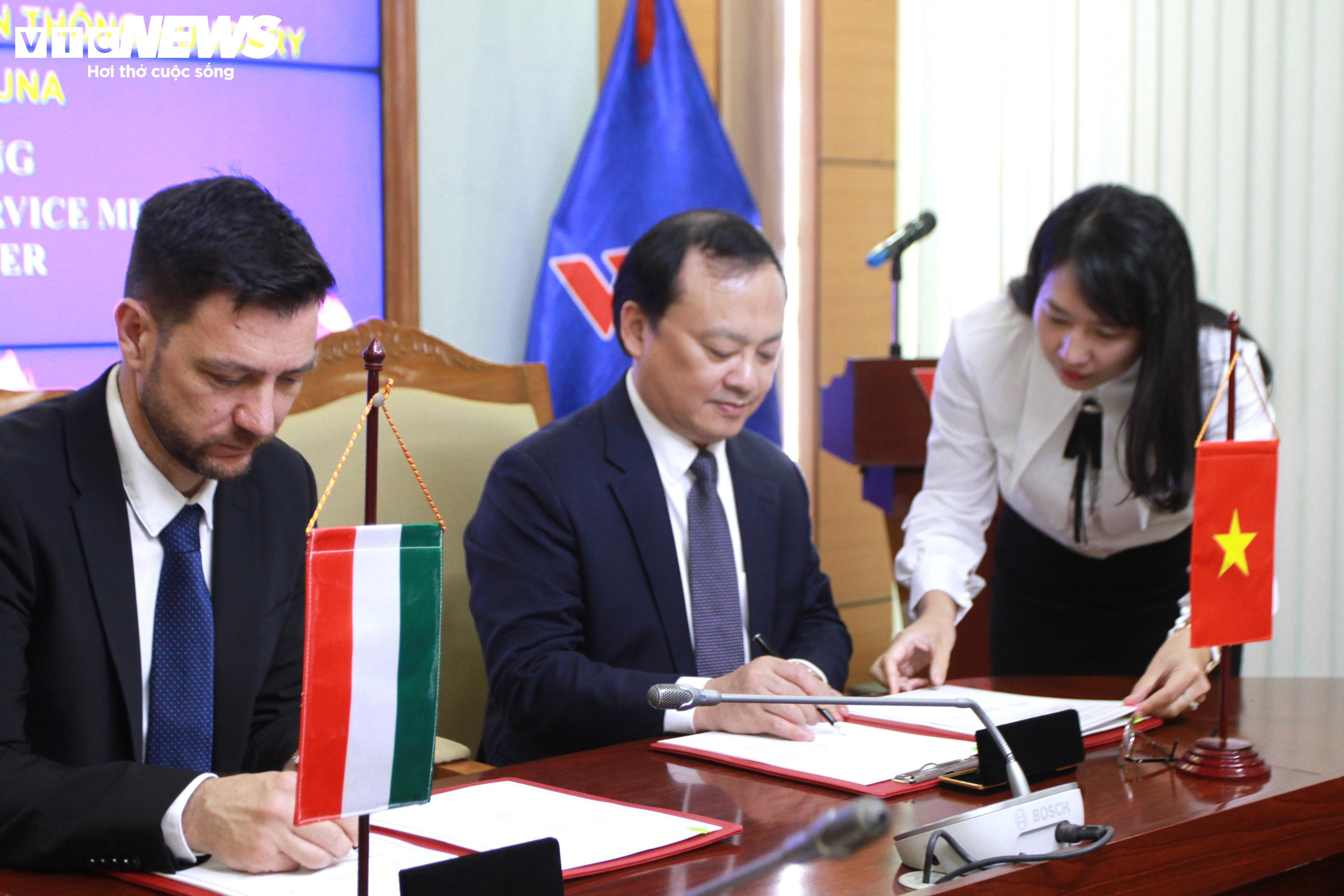 Buổi lễ ký kết.