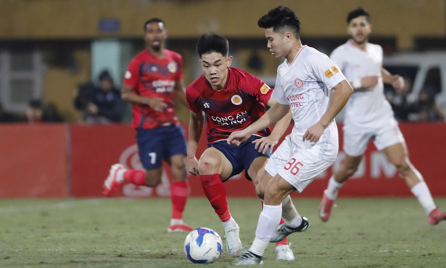 CLB Công an Hà Nội gặp Thể Công Viettel ở bán kết Cúp Quốc gia.