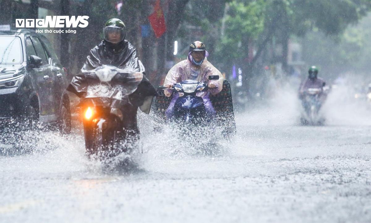 du bao thoi tiet 10 ngay toi 07014140 - Dự báo thời tiết 10 ngày tới: Bắc Bộ mưa lớn kéo dài, nguy cơ sạt lở và ngập lụt trên diện rộng