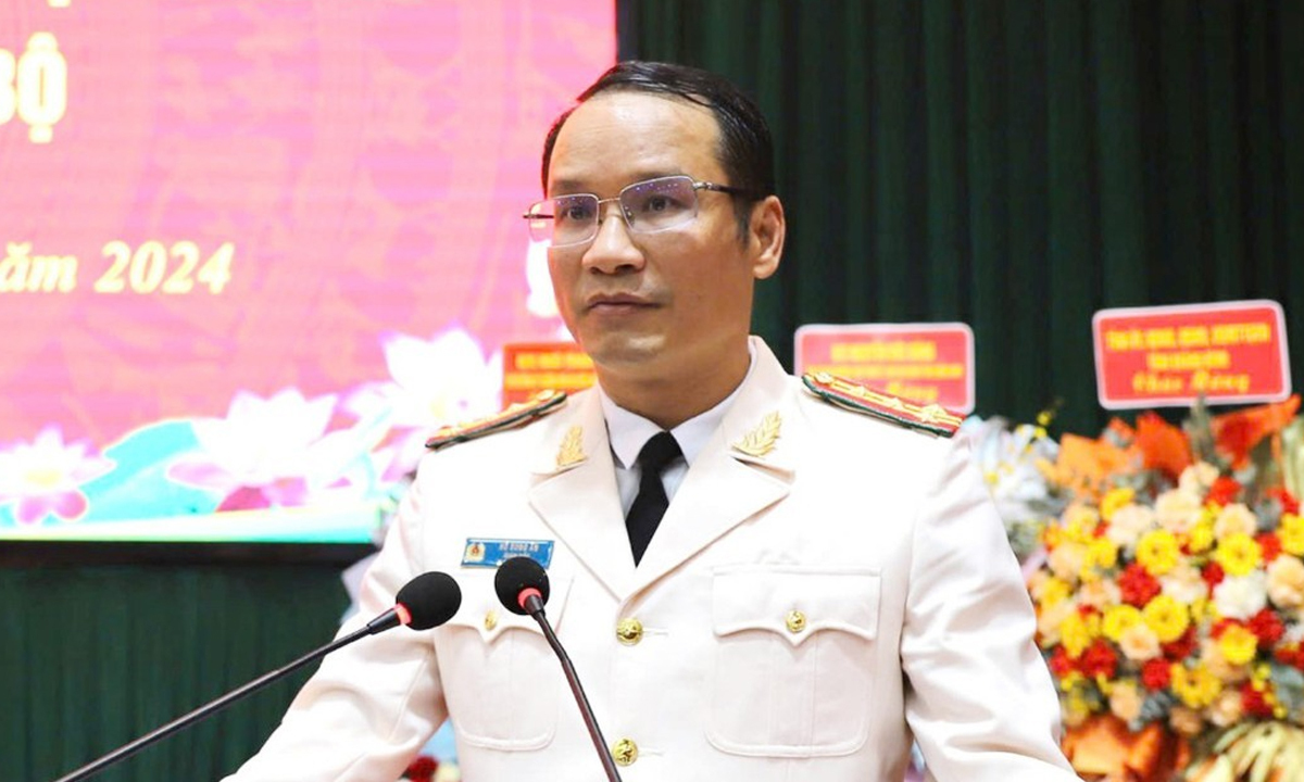 Đại tá Hồ Song Ân, Giám đốc Công an tỉnh Quảng Ngãi (SN 1978, quê tỉnh Quảng Nam cũ). Trong quá trình công tác ông từng đảm nhiệm chức vụ: Phó Giám đốc Công an tỉnh Quảng Nam cũ, Giám đốc Công an tỉnh Đăk Nông cũ.