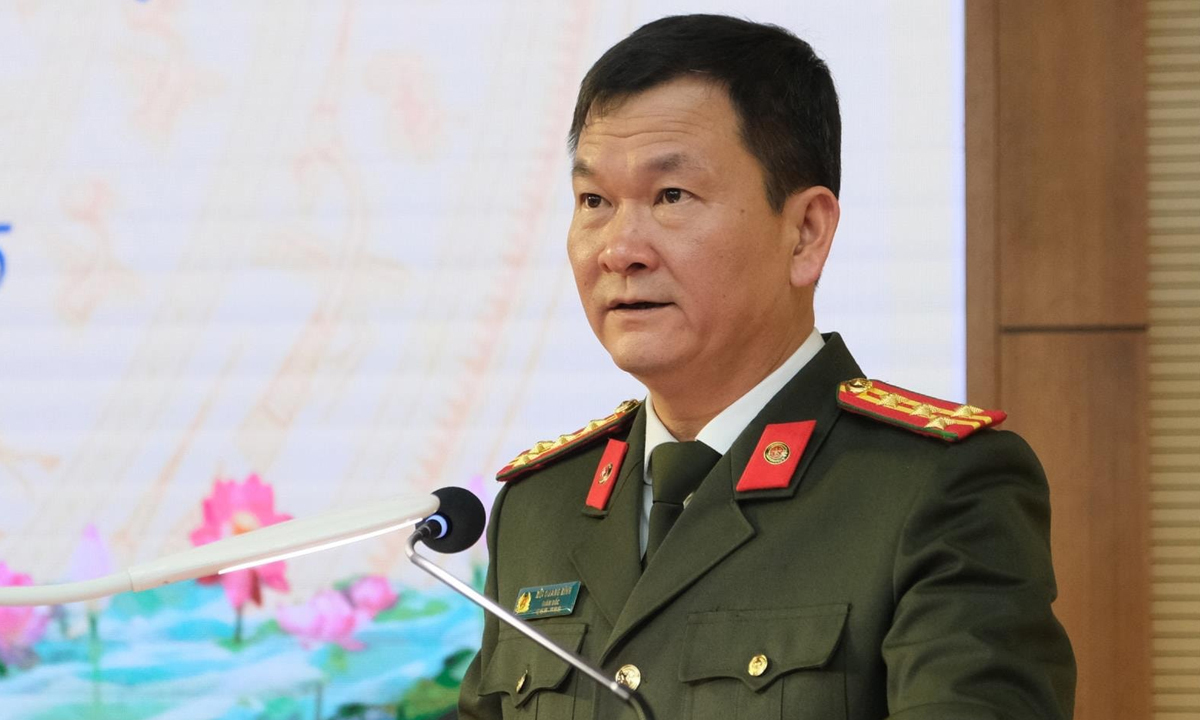 Đại tá Bùi Quang Bình, Giám đốc Công an TP Hải Phòng (SN 1978, quê tỉnh Thái Bình cũ) có nhiều năm công tác tại Công an tỉnh Quảng Ninh, giữ cương vị Phó giám đốc từ tháng 4/2020. Tháng 3/2022, Bộ Công an điều động và bổ nhiệm ông Bình giữ chức Giám đốc Công an tỉnh Hải Dương.