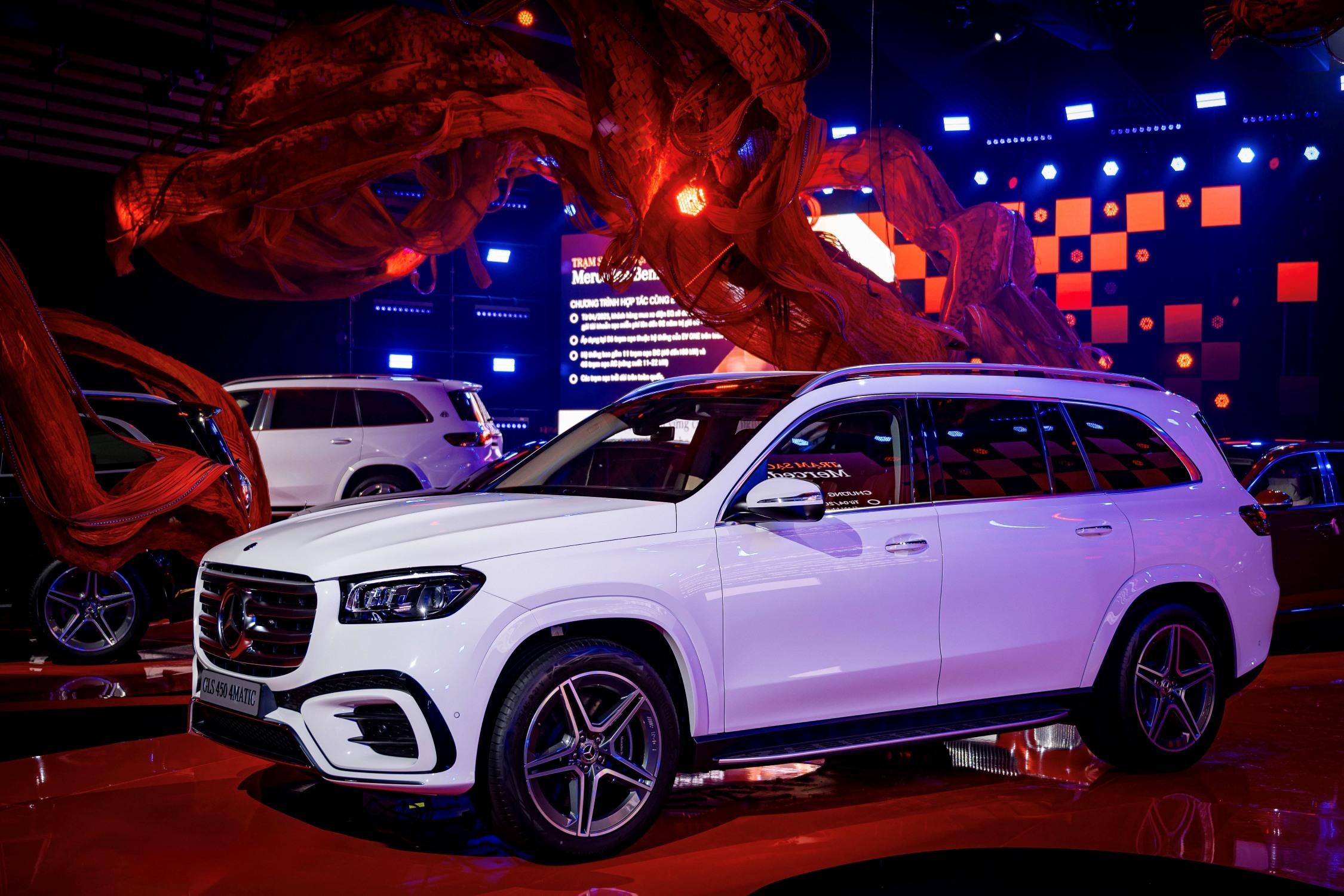 Ngoại thất GLS 450 mới.