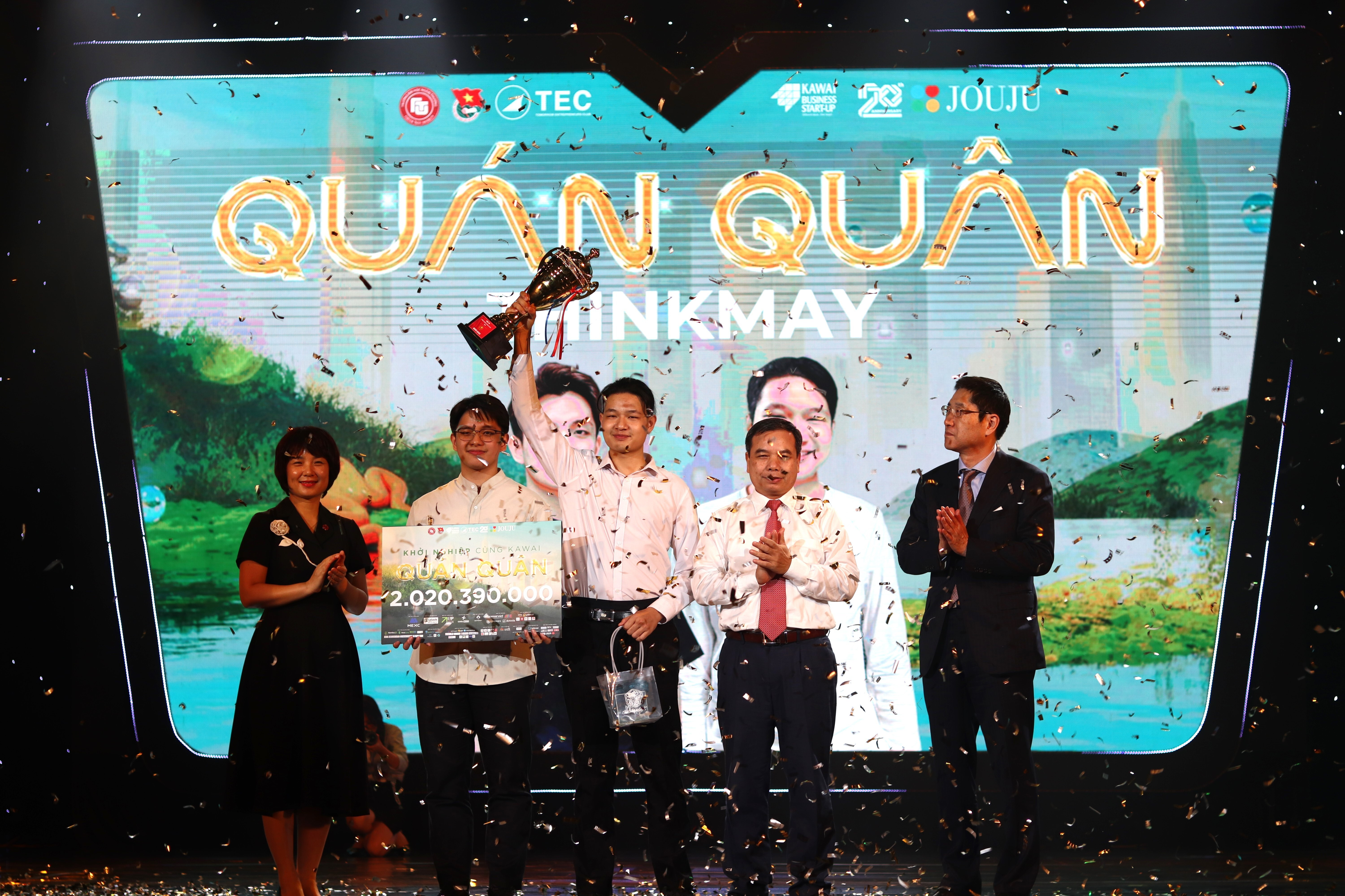 Hai nam sinh đội Thinkmay giành ngôi quán quân cuộc thi Khởi nghiệp cùng Kawai 2025 với mức giải thưởng lên tới 2.tỷ đồng.