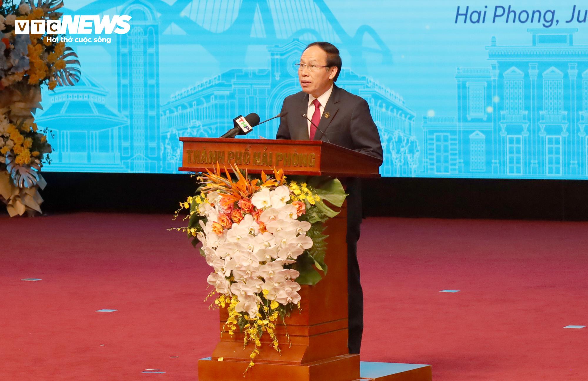 Hai Phong City Party Secretary Le Tien Chau delivered the opening speech at the conference.