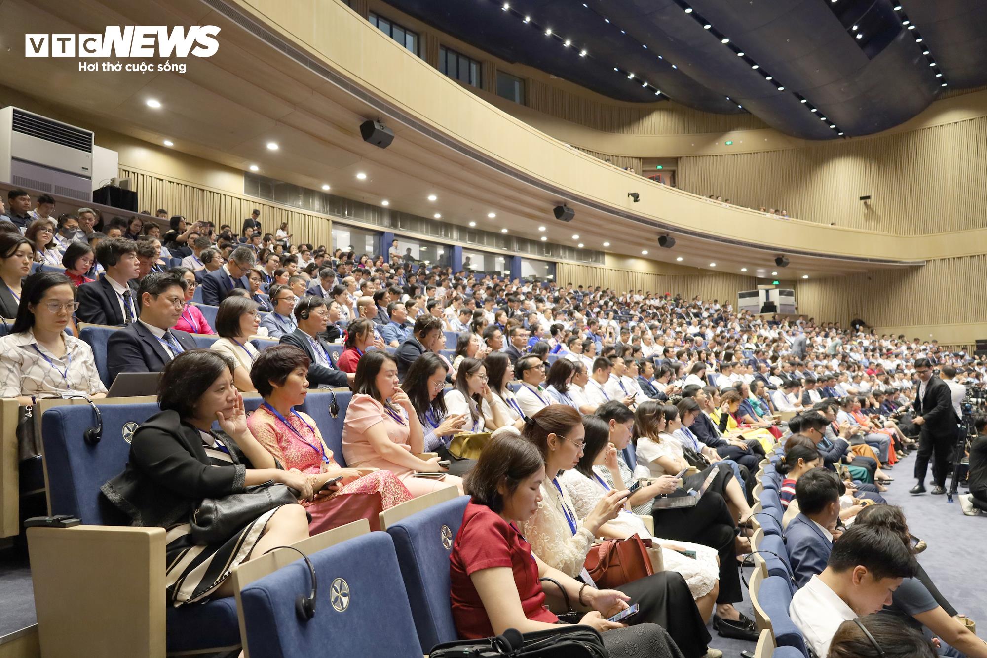 The conference was attended by more than 1,000 domestic and international delegates.