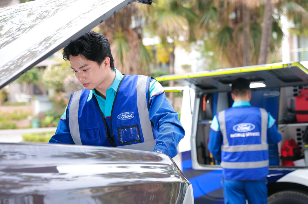 Kỹ thuật viên của Ford có mặt chỉ trong 4 giờ. (Ảnh: Ford Việt Nam)