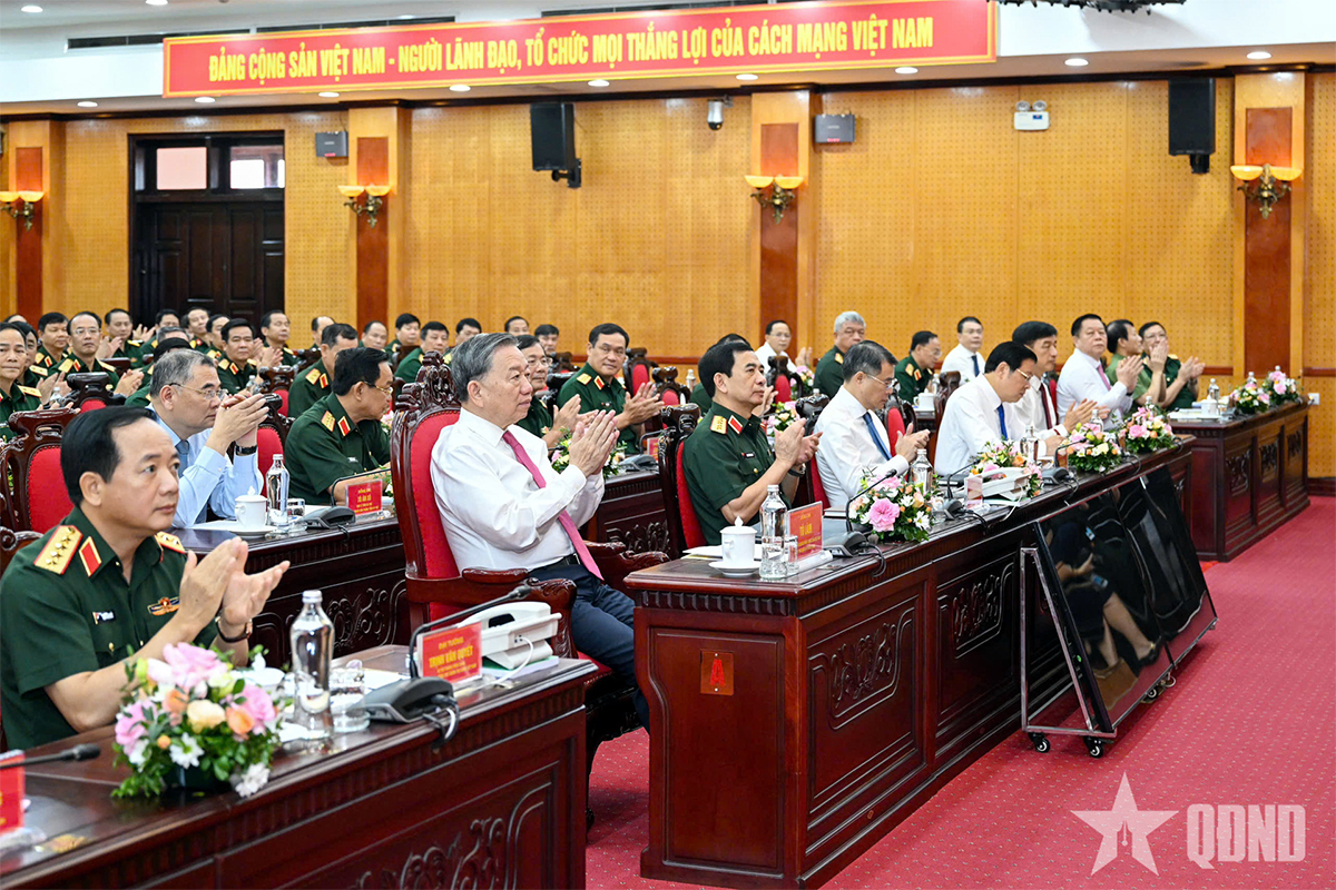 Tổng Bí thư Tô Lâm cùng các đại biểu dự buổi làm việc.