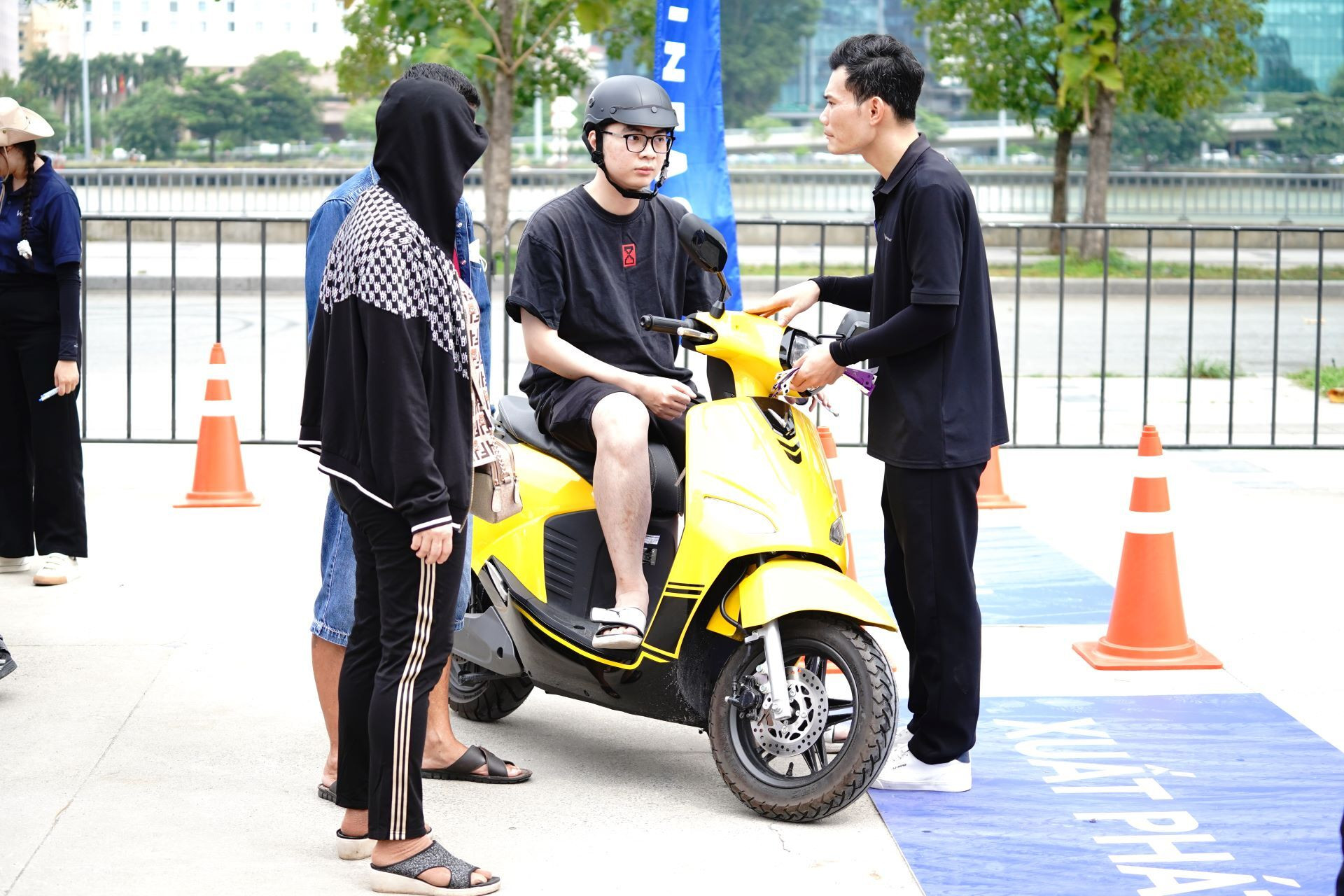 Khả năng vận hành mượt mà và chi phí tiết kiệm là lý do Gia Bảo đổi sang VinFast Vento Neo.