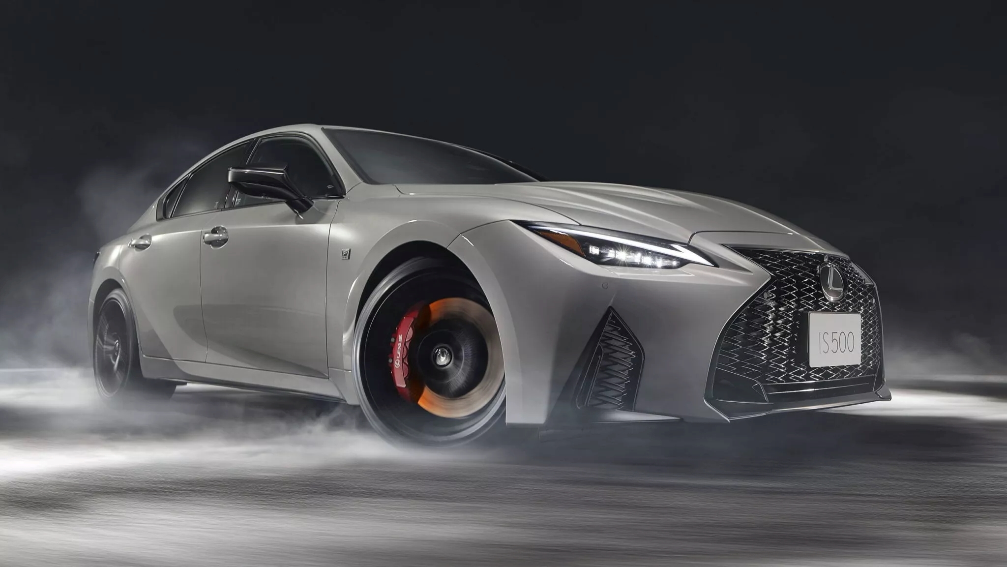Mẫu xe sedan IS 500 Climax Edition. (Ảnh: Carscoops)