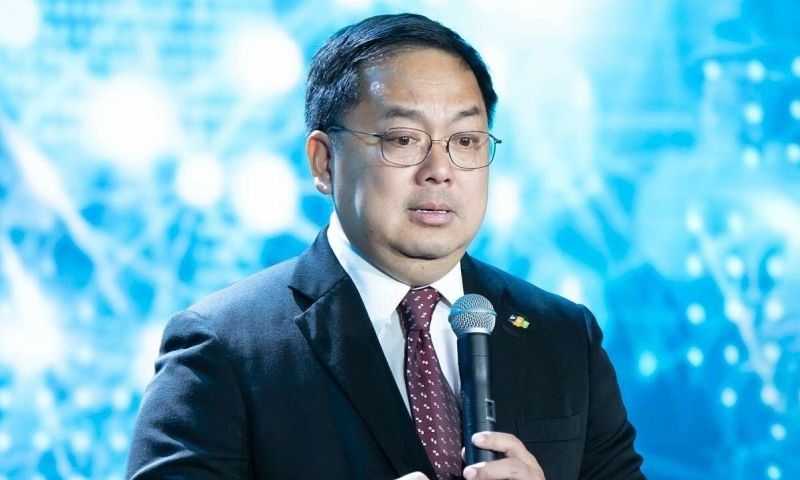 Ông Hoàng Nam Tiến.