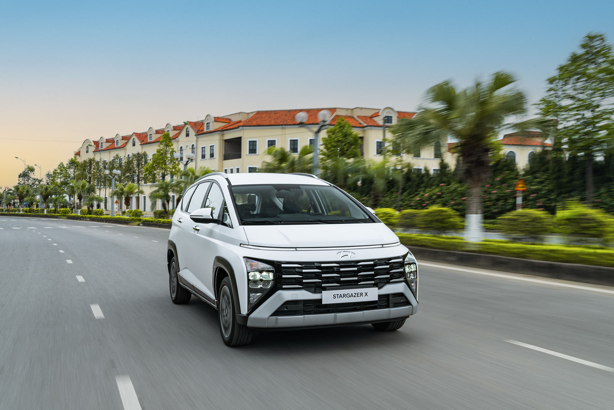 Hyundai Stargazer.