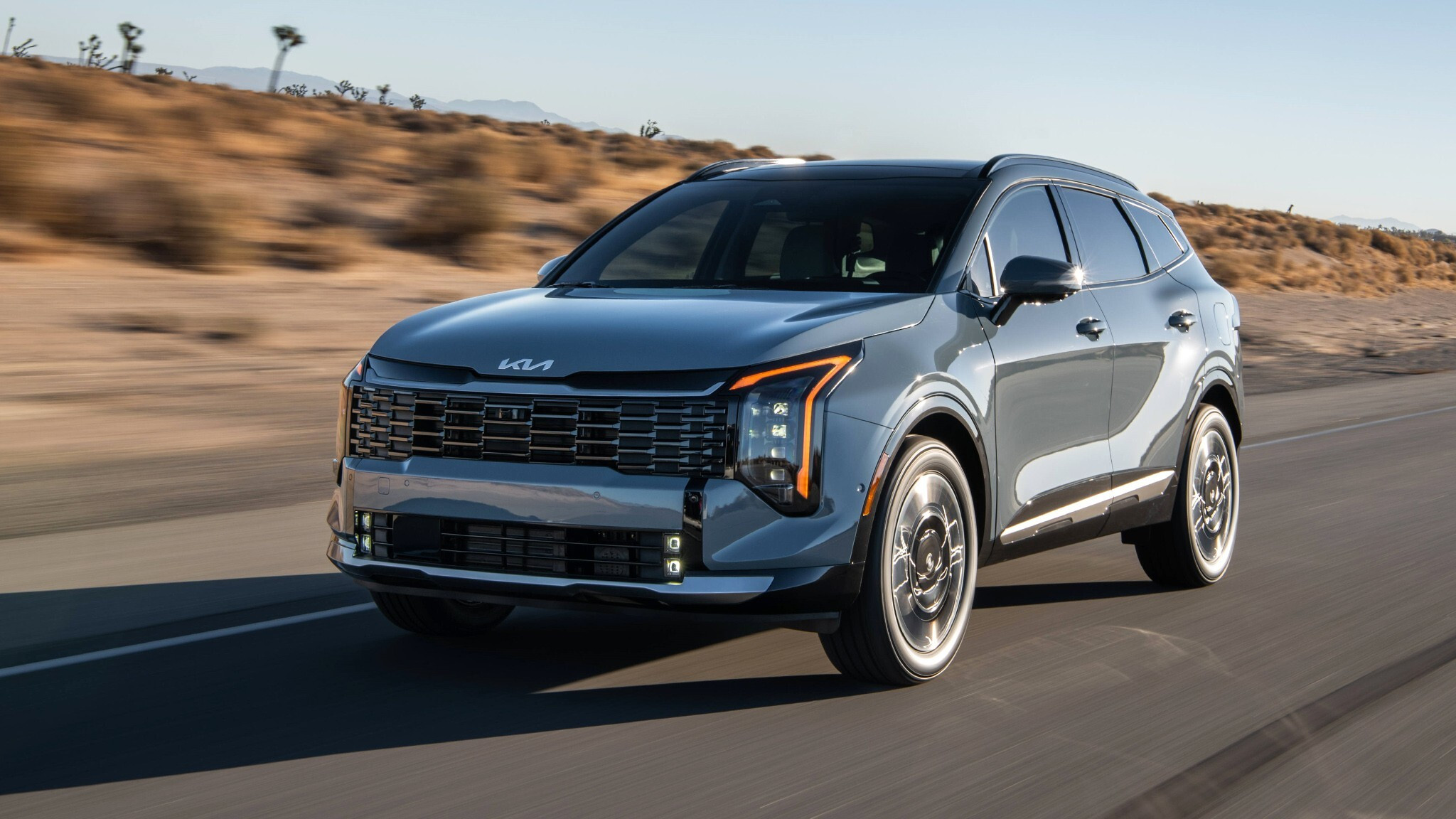 Ngoại thất với những đường nét mạnh mẽ. (Ảnh: Kia Motors)