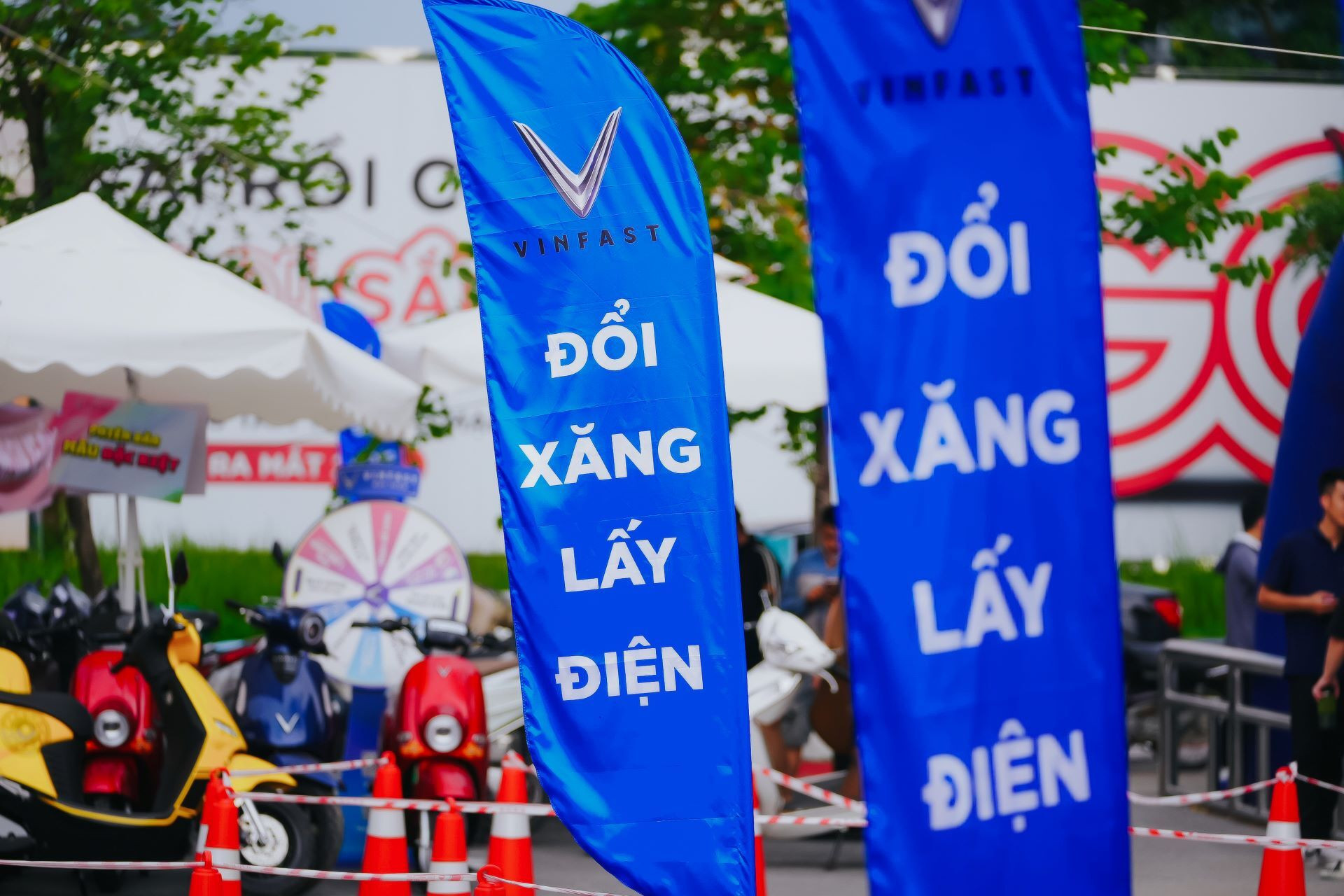 Cơ hội đổi xe xăng, lấy xe điện hấp dẫn tiếp tục diễn ra tại 3 miền - 1