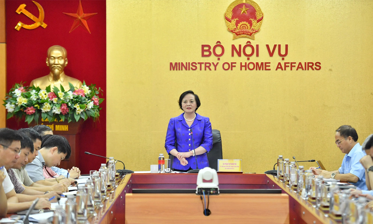 Bộ trưởng Nội vụ Phạm Thị Thanh Trà phát biểu tại cuộc họp. (Ảnh: Gia Đoàn)