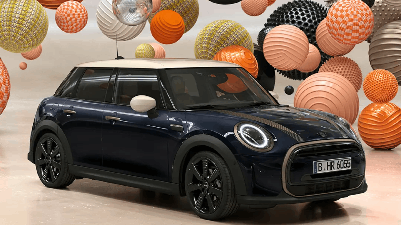 Mini Cooper S 5-Cửa Resolute Edition gây ấn tượng với kiểu dáng nhỏ gọn. (Ảnh MINI Cooper)