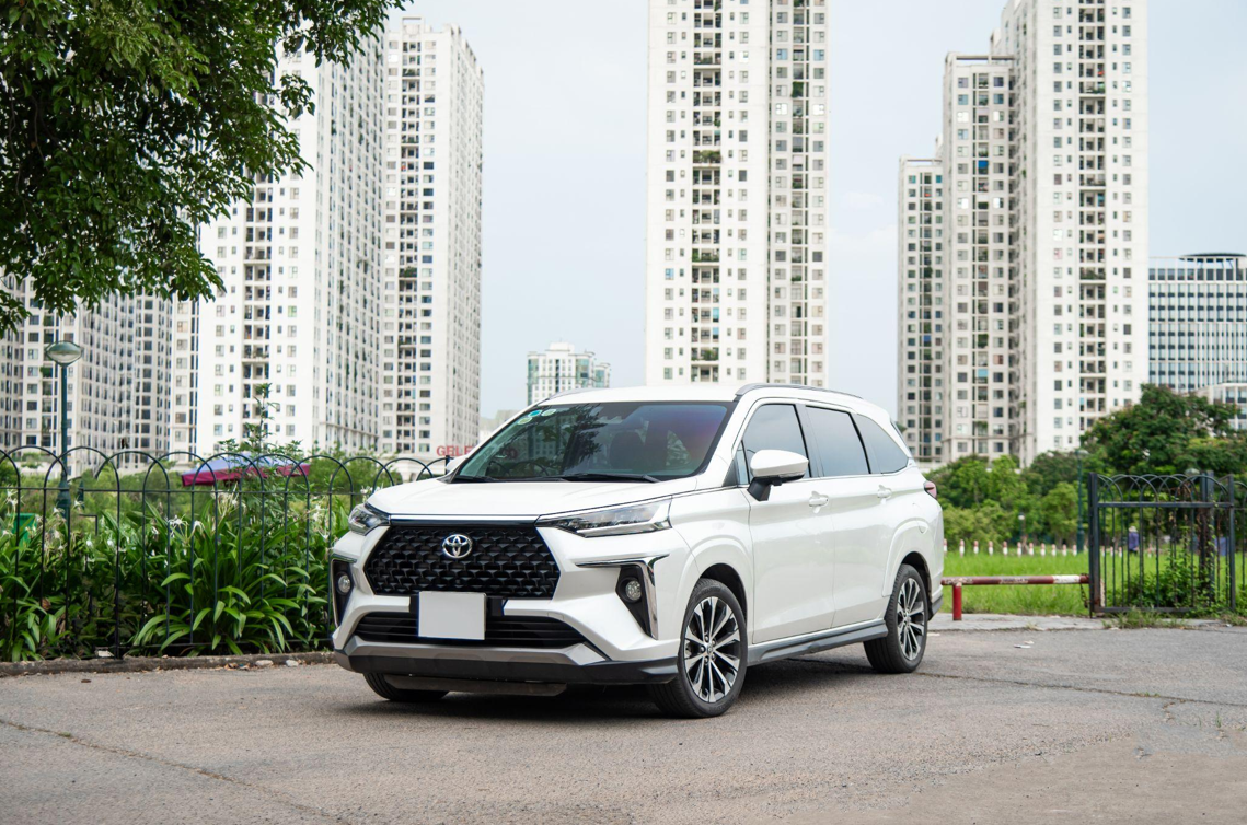 Veloz Cross tiếp tục được giảm đến 66 triệu đồng trong tháng 8 - 1