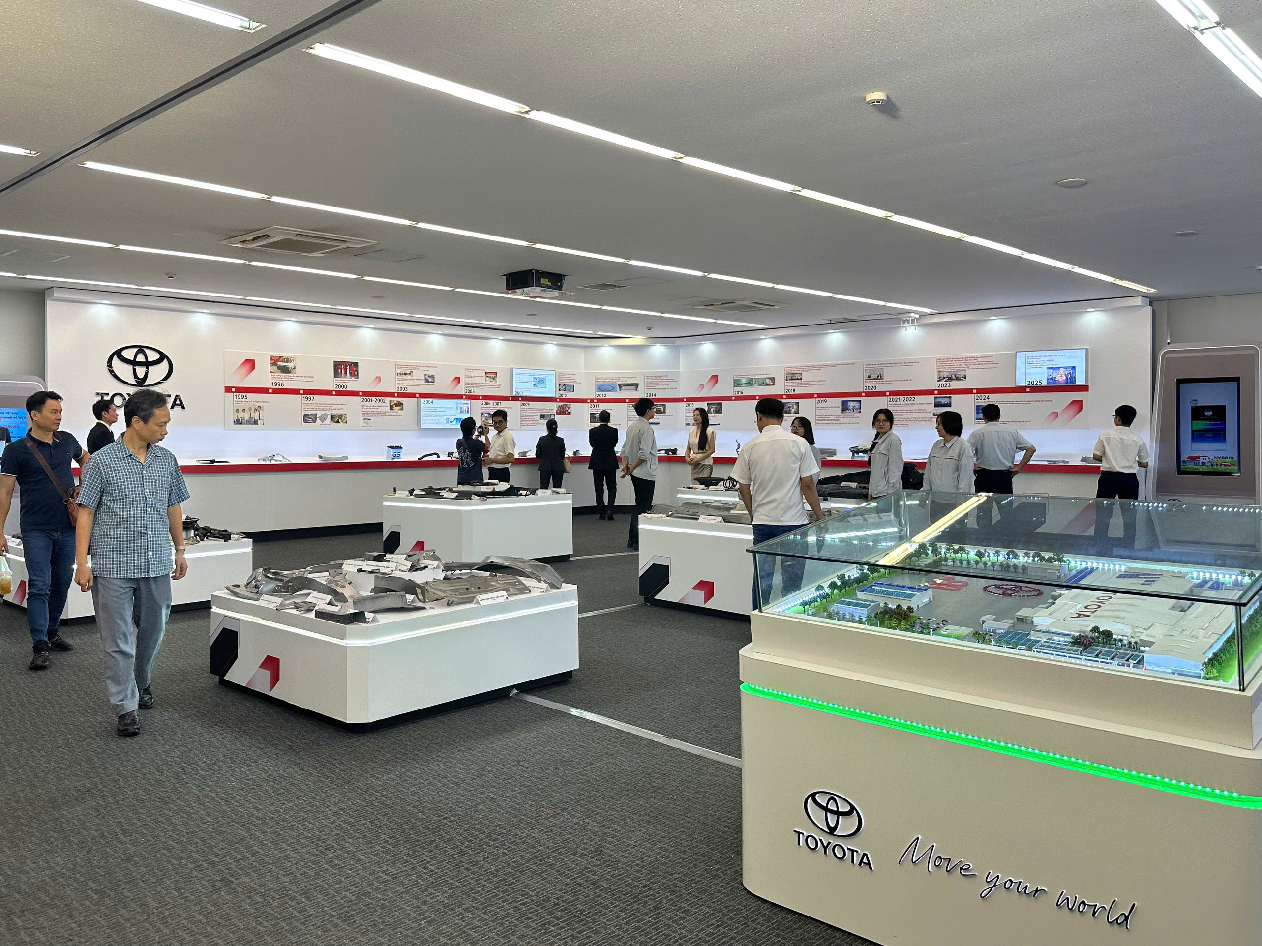 Không gian triển lãm tại sự kiện “Hành trình 30 năm phát triển nội địa hóa và công nghiệp hỗ trợ”. (Ảnh: Toyota Việt Nam)