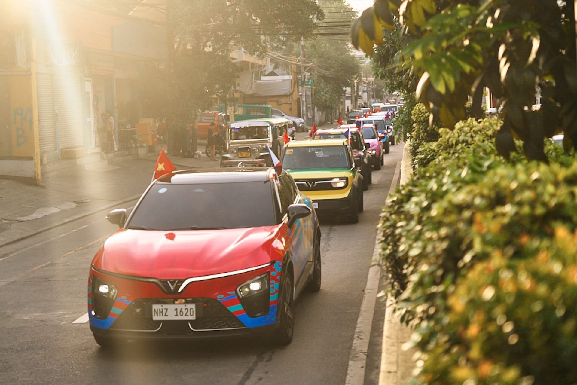 Chuỗi sự kiện diễu hành được chia thành nhiều giai đoạn, bắt đầu từ 24/5 và kết thúc vào hôm 10/8 vừa qua. Mỗi đợt diễu hành quy tụ từ 11 đến 19 xe điện VinFast.