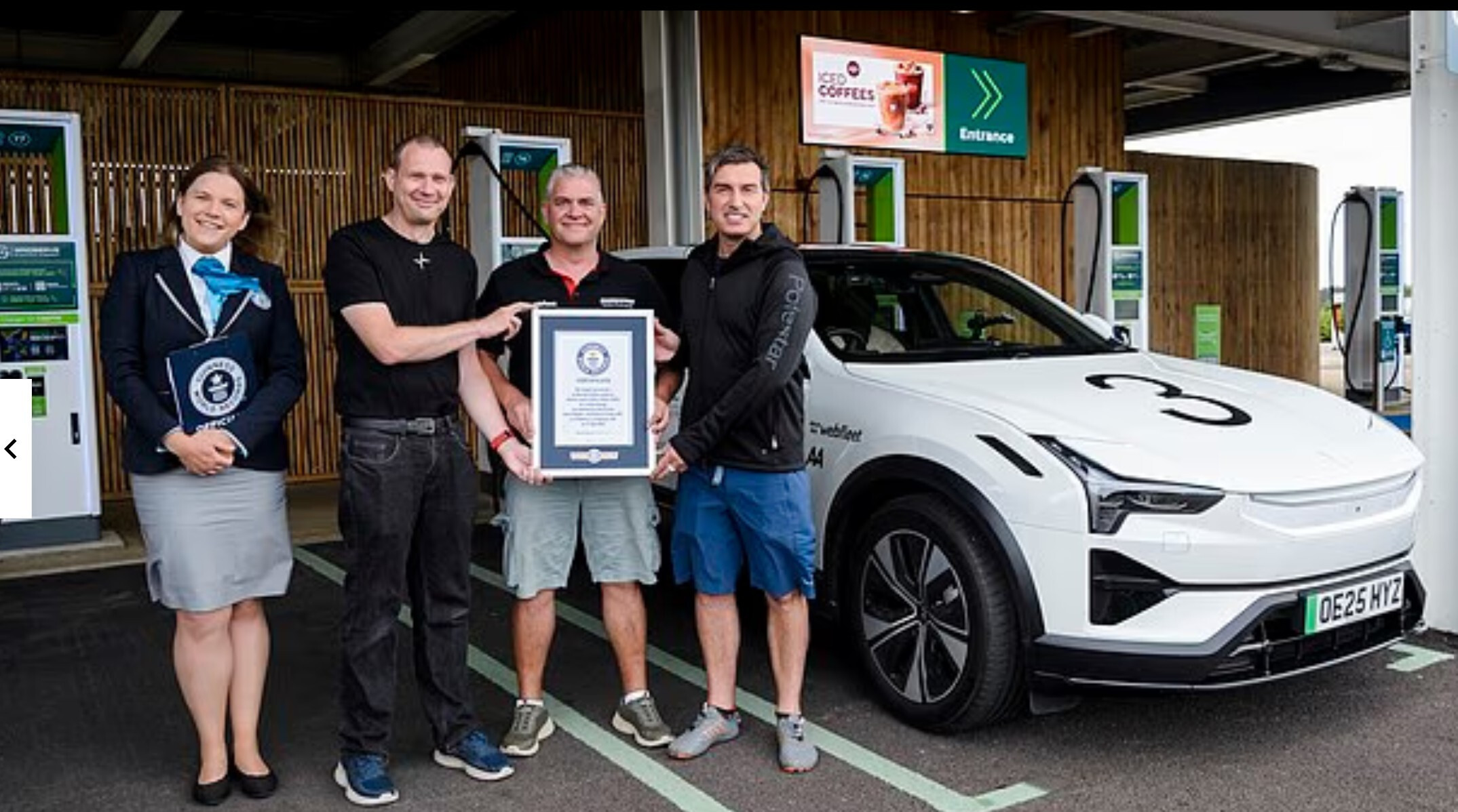 Polestar 3 Long Range Single Motor lập Kỷ lục Thế giới Guinness về quãng đường di chuyển dài nhất chỉ với một lần sạc. (Nguồn: Daily Mail)