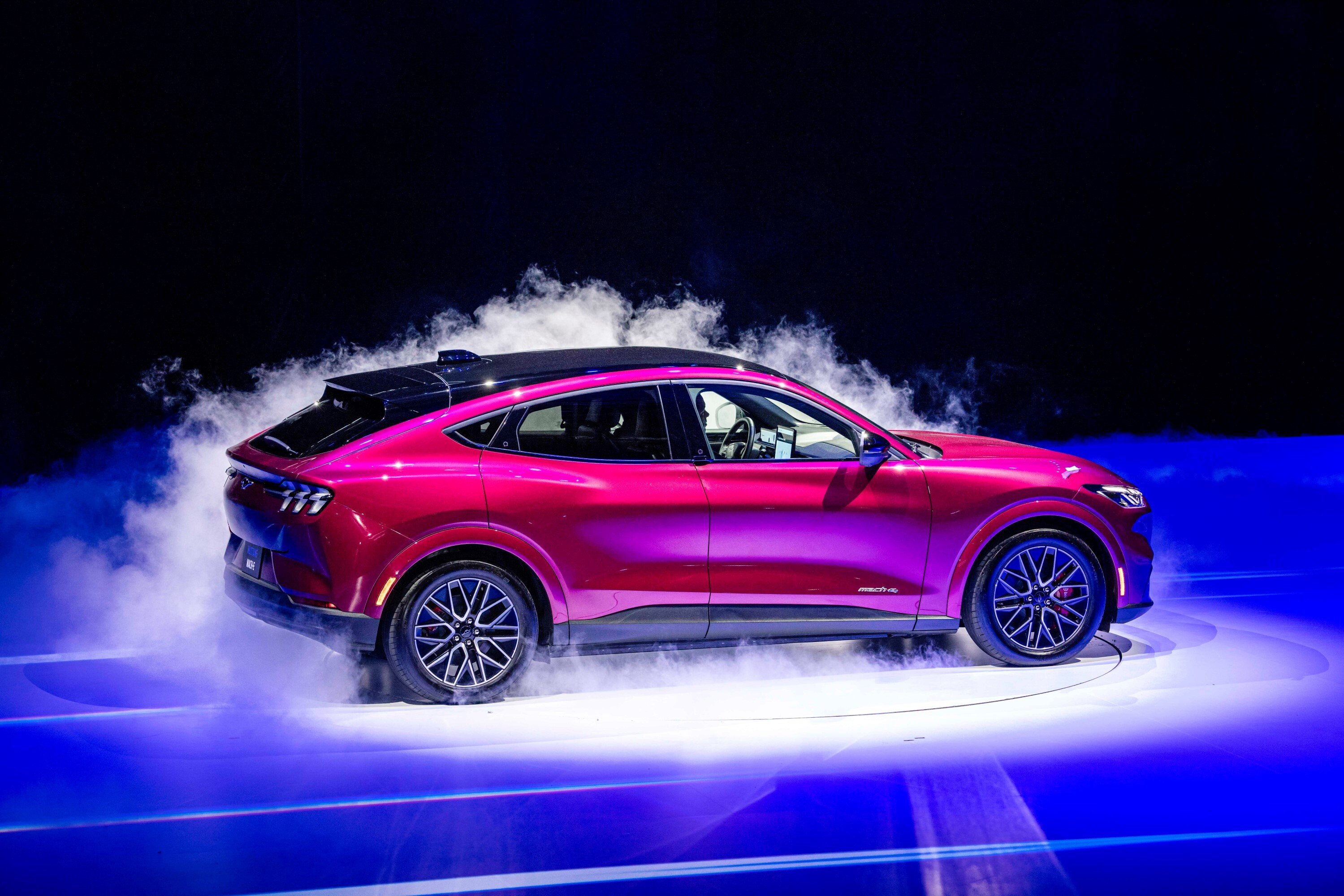 Nền tảng của Mustang Mach-E được Ford phát triển với mục tiêu tối ưu hoá lợi thế về phân bổ trọng lượng và khả năng truyền lực tức thời của hệ truyền động thuần điện. (Ảnh: Ford)