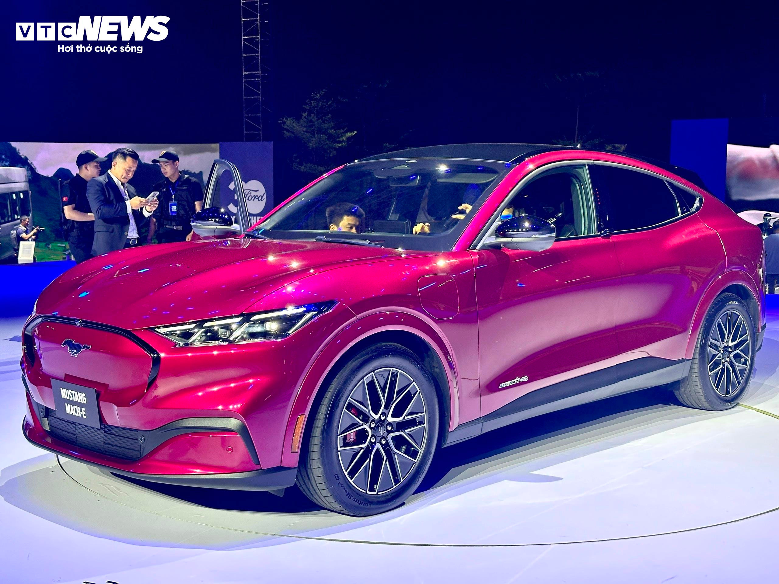 SUV thuần điện đầu tiên của Ford tại Việt Nam được trang bị hệ dẫn động bốn bánh toàn thời gian. (Ảnh: Mạnh Hùng)