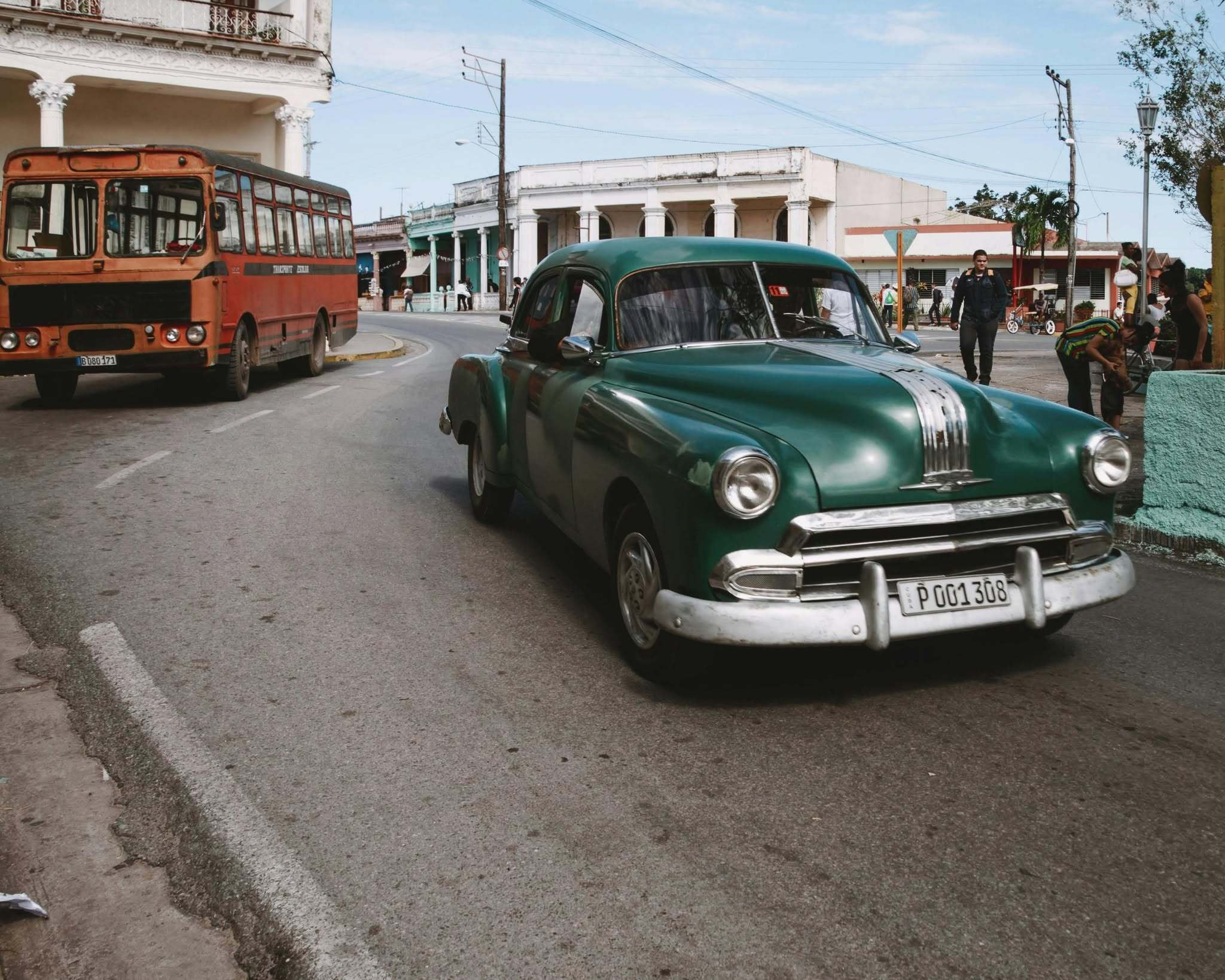 Dòng Pontiac Chieftain. (Nguồn ảnh: pexels)