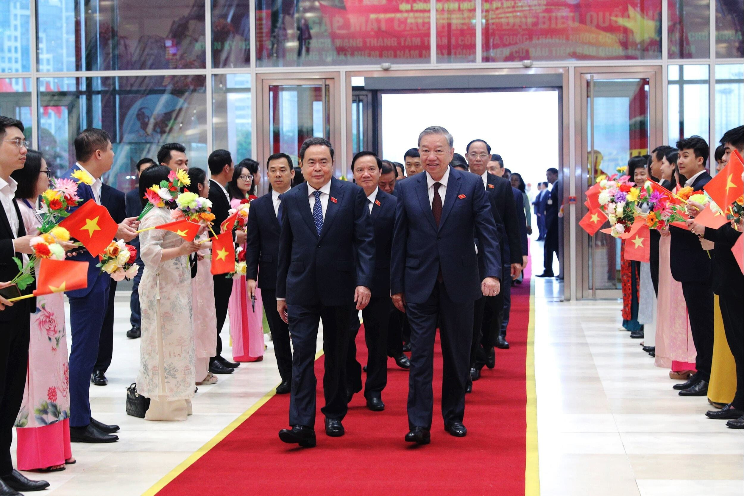 Tổng Bí thư Tô Lâm, Chủ tịch Quốc hội Trần Thanh Mẫn cùng lãnh đạo, nguyên lãnh đạo Đảng, Nhà nước dự cuộc gặp mặt.