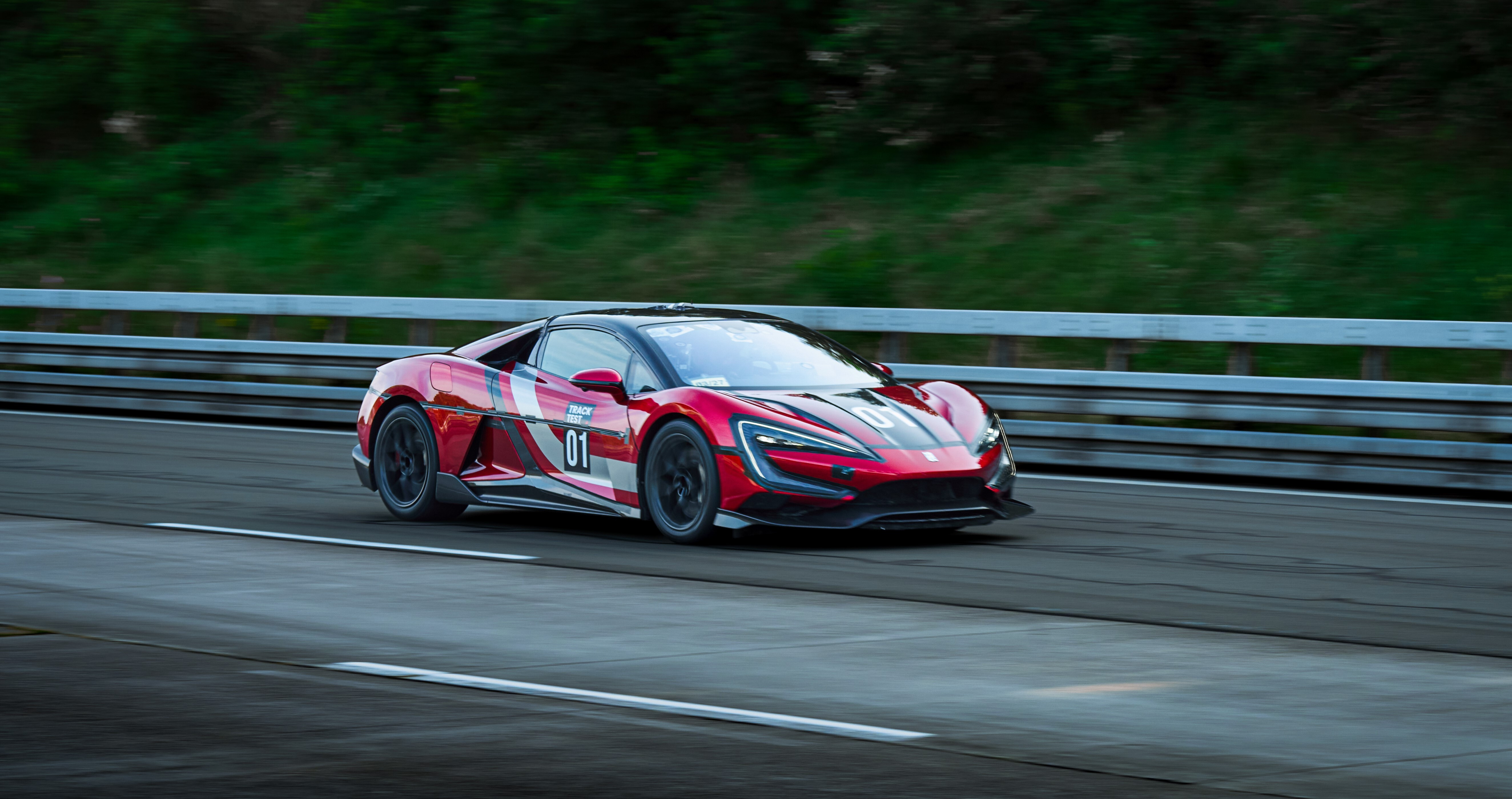 Thiết kế khí động học của YANGWANG U9 Track Edition được giữ nguyên so với bản thương mại. (Ảnh: BYD)