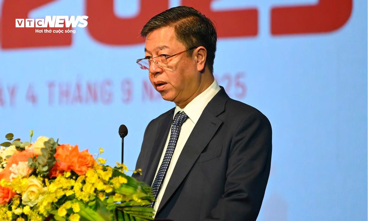 PGS.TS Vũ Trọng Lâm, Giám đốc - Tổng Biên tập Nhà xuất bản Chính trị quốc gia Sự thật.