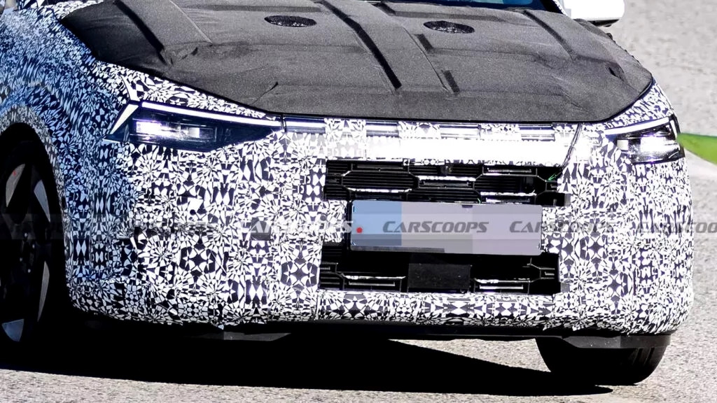 Nguyên mẫu của Hyundai i20 được bắt gặp thử nghiệm tại Tây Ban Nha. (Ảnh: Carscoops)