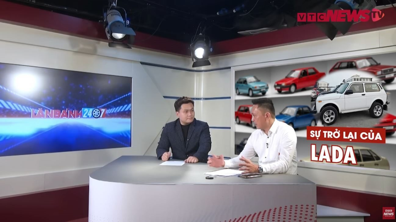 Không gian trong chương trình bình luận của Lăn bánh 247.