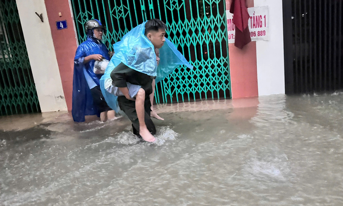 Trước tình hình trên, Công an tỉnh Thái Nguyên huy động các đơn vị nghiệp vụ như Phòng Cảnh sát phòng cháy, chữa cháy và cứu nạn, cứu hộ, Phòng Cảnh sát giao thông, Phòng Cảnh sát cơ động, Công an cấp xã lập các tổ xung kích tham gia cứu nạn, cứu hộ, giúp đỡ nhân dân.